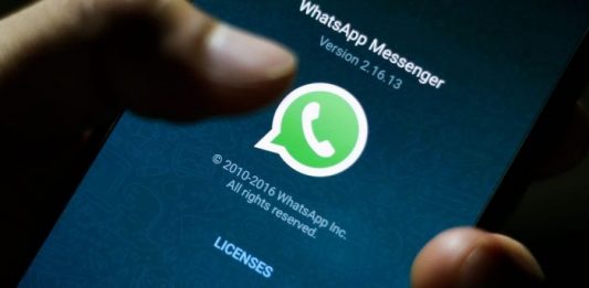 WhatsApp: i migliori trucchi per entrare nell'app senza comparire online