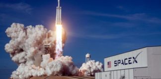 Cancellate le pagine di Facebook di Tesla e SpaceX dopo una sfida su Twitter