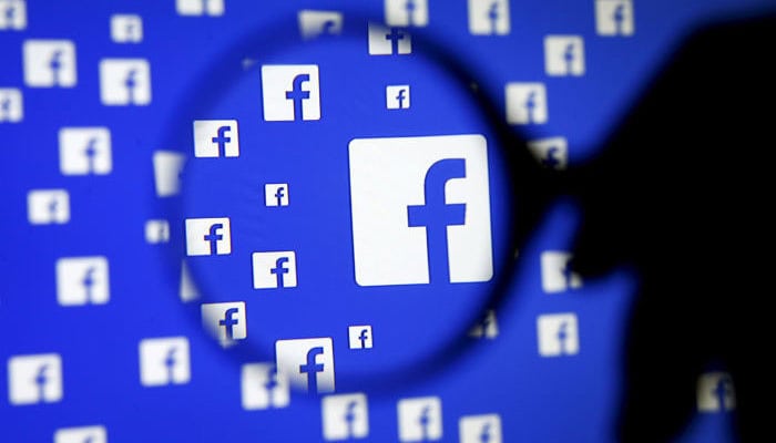 Facebook accusa Google e Twitter di utilizzare i nostri dati