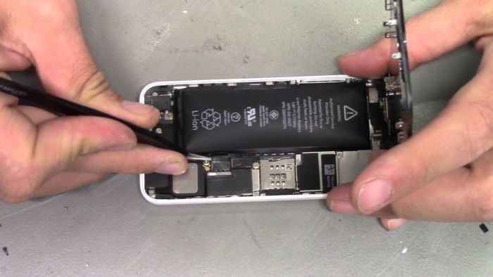 Apple è in difficoltà nella sostituzione della batteria di iPhone