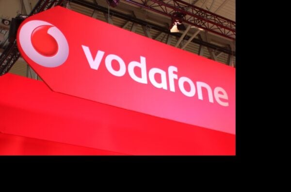 Passa a Vodafone: utenti in rivolta, nuova stangata arrivata sulle offerte