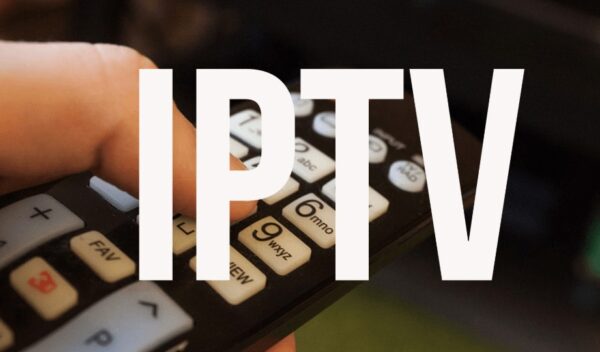 IPTV ha Netflix, Sky, Premium e DAZN a 10 euro al mese, ma attenzione alle multe 