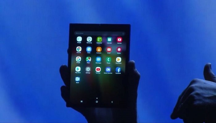 samsung-galaxy-fold-smartphone