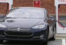 auto tesla ordinano pezzi di ricamdbio da sole