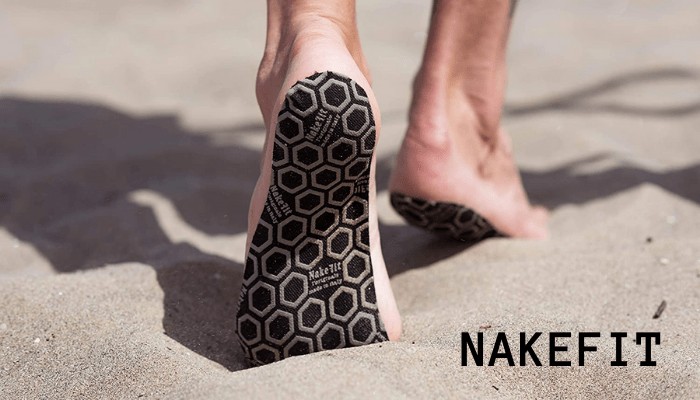 Nakefit: prendono piede le SCARPE "INVISIBILI" per camminare ovunque