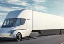 Tesla Semi camion elettrico 1000 km autonomia