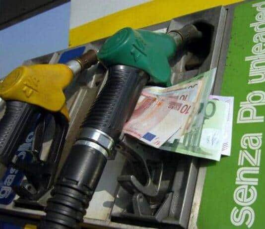 benzina-aumento-prezzi-inaccettabili-superano-i-2-euro-litro