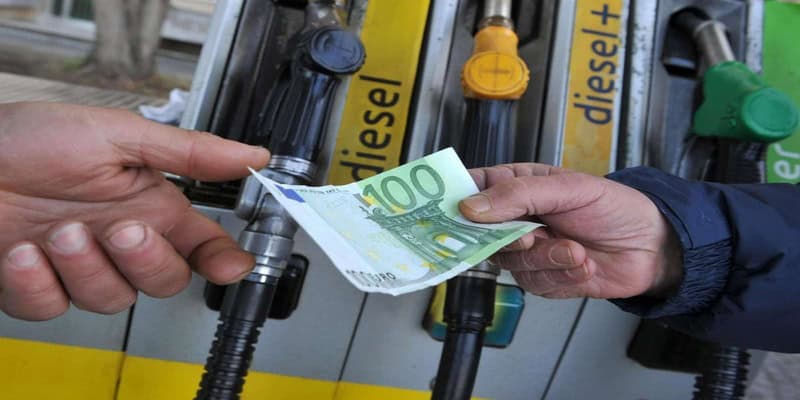 Prezzi della benzina alle stelle