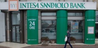 Intesa Sanpaolo sotto assedio: la truffa del secolo porta via i soldi in pochi secondi