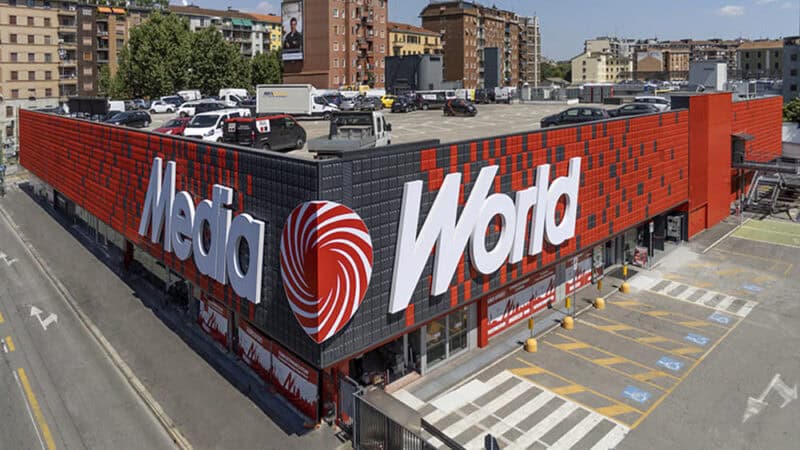 MediaWorld impazzisce: sconti al 70% contro Unieuro, tecnologia quasi gratis