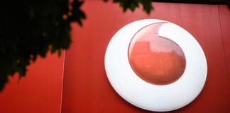 Vodafone, aprile è uno SHOW con le nuove Silver da 200GB contro TIM