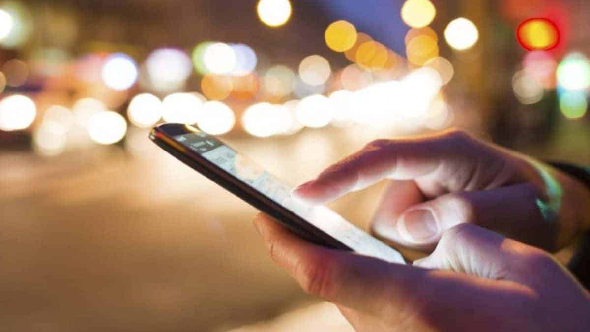 Radiazioni dagli smartphone, ecco la lista di quelli più PERICOLOSI