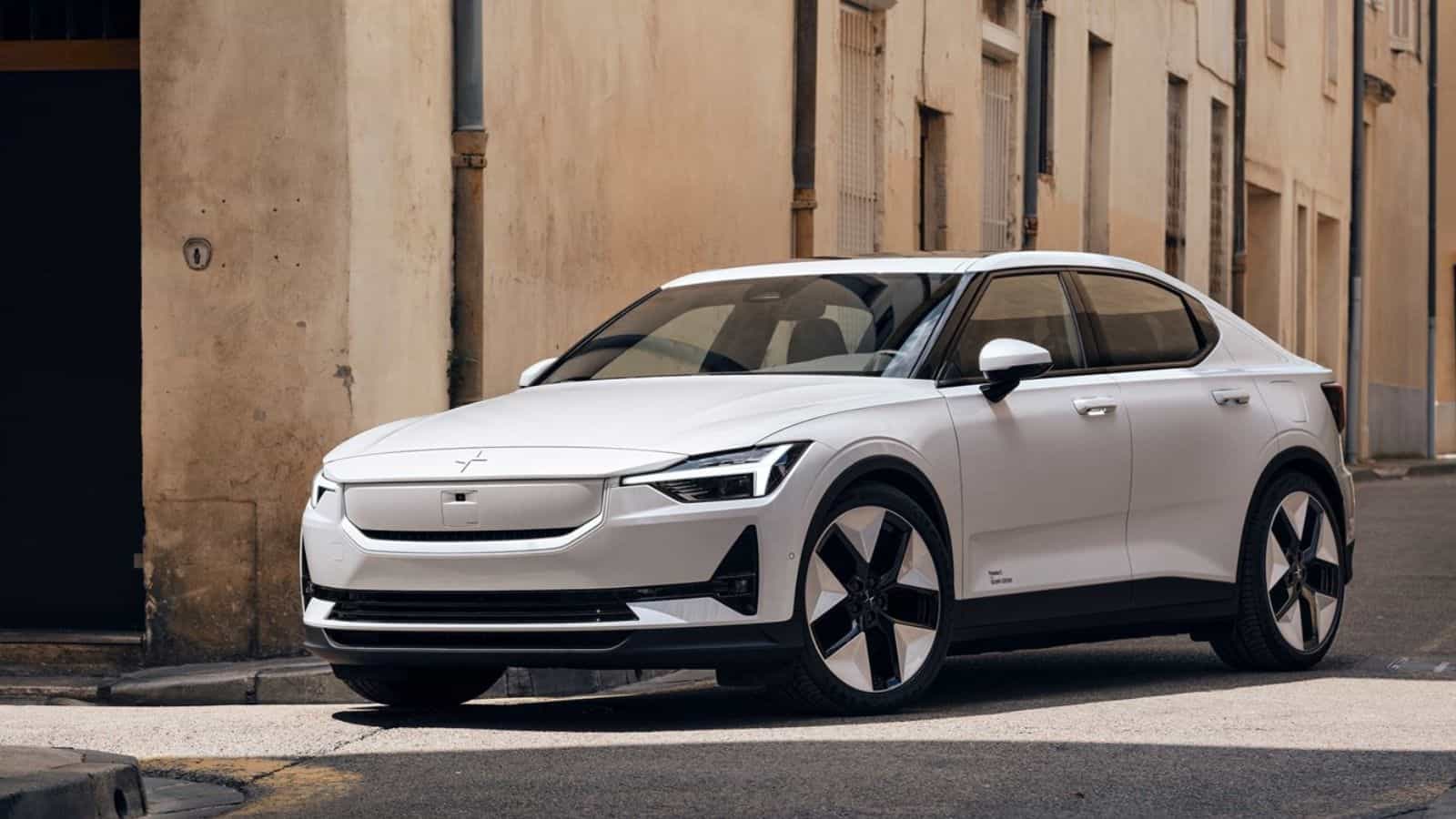 Polestar 2, aumentate le prestazioni e l'autonomia con riduzione delle emissioni