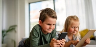 Smartphone e TABLET vietati agli minori di 11 anni, pronta la legge