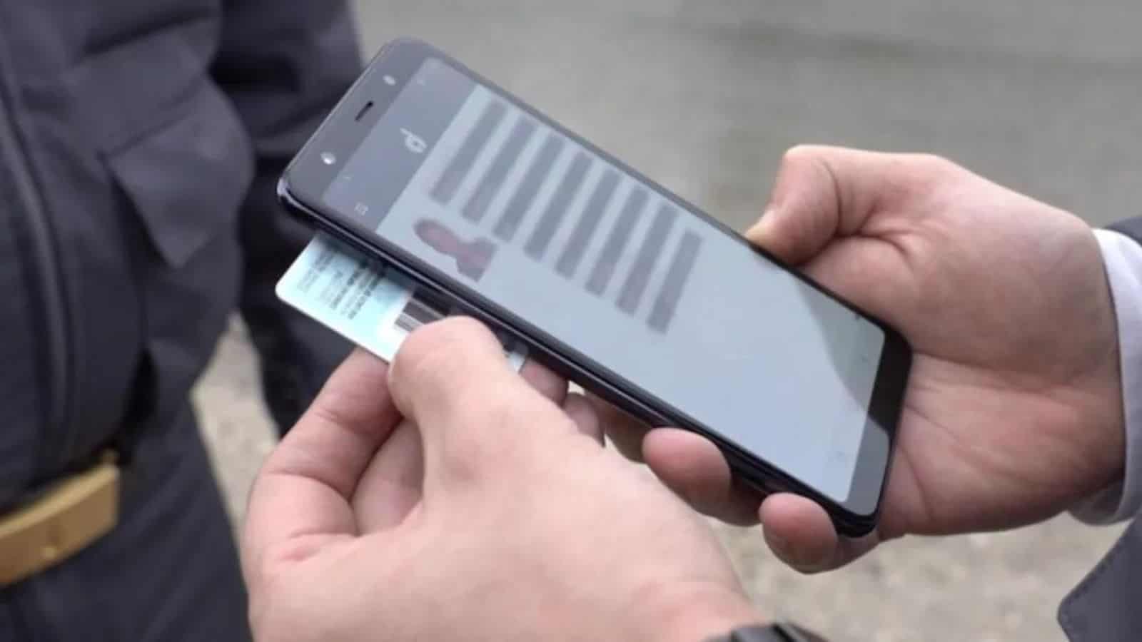 Patente e carta d'identità sullo smartphone con IT Wallet, ecco da quando