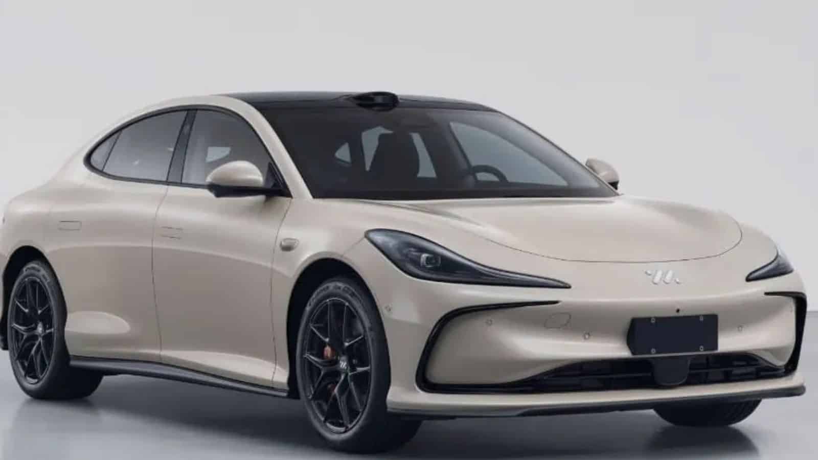 IM L6: lanciata la prima auto elettrica con batteria solido-liquida