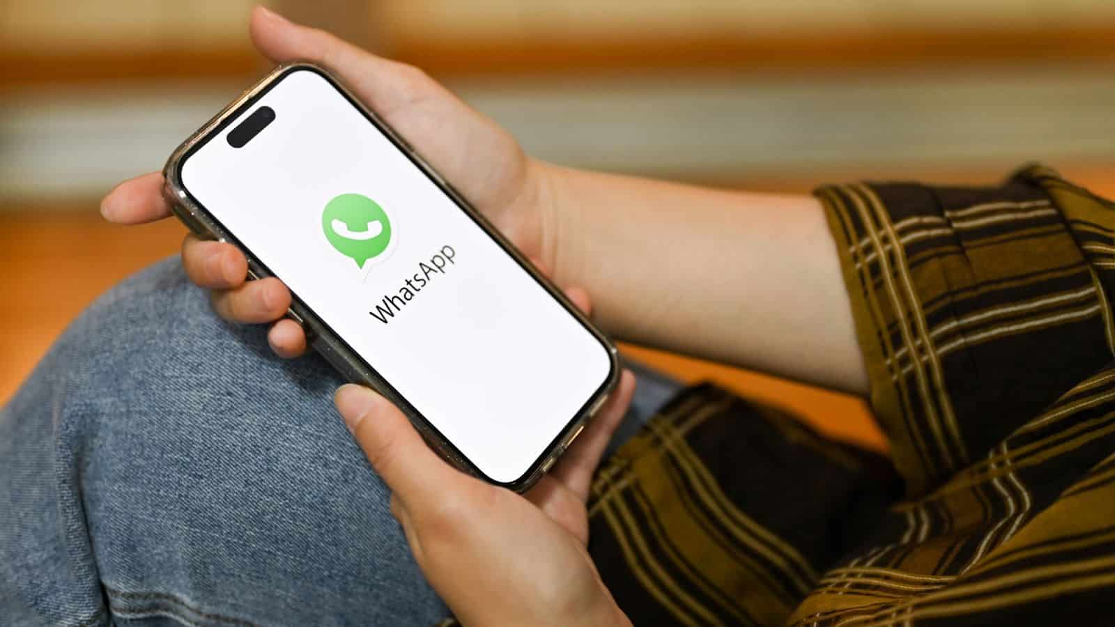 WhatsApp cambia completamente con una nuova versione 