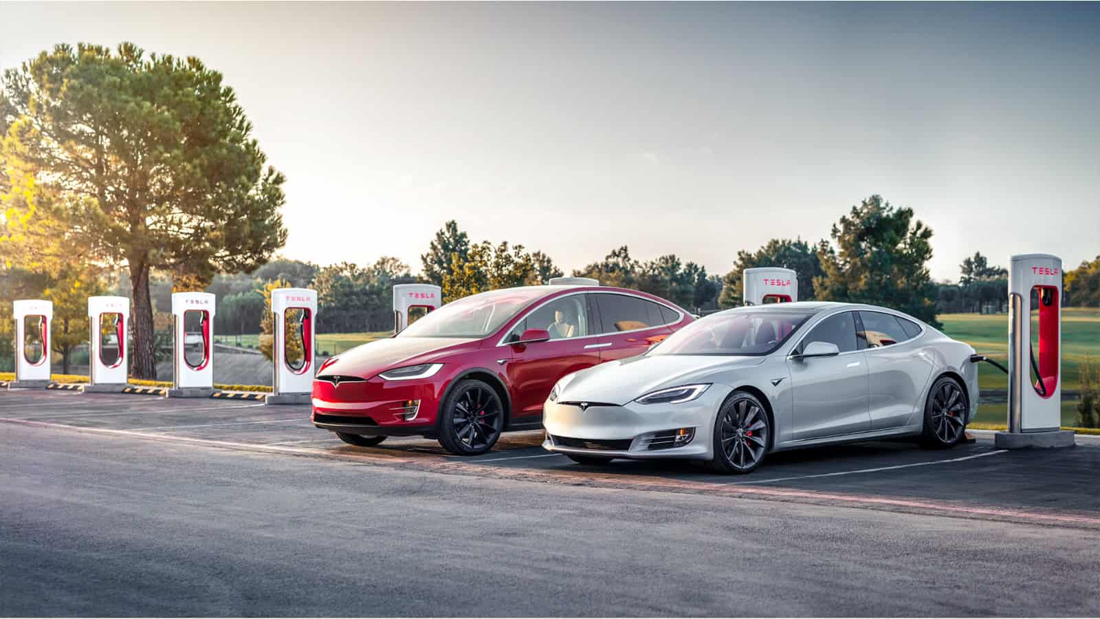 Elon Musk investe 500 milioni di dollari per i Supercharger di Tesla