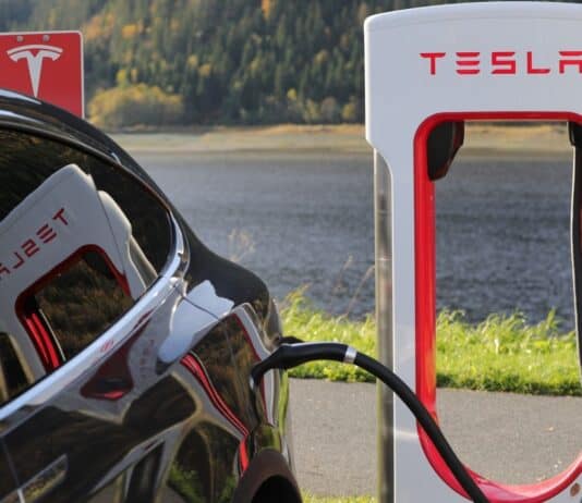 Tesla: negli Stati Uniti si può scegliere il produttore della batteria