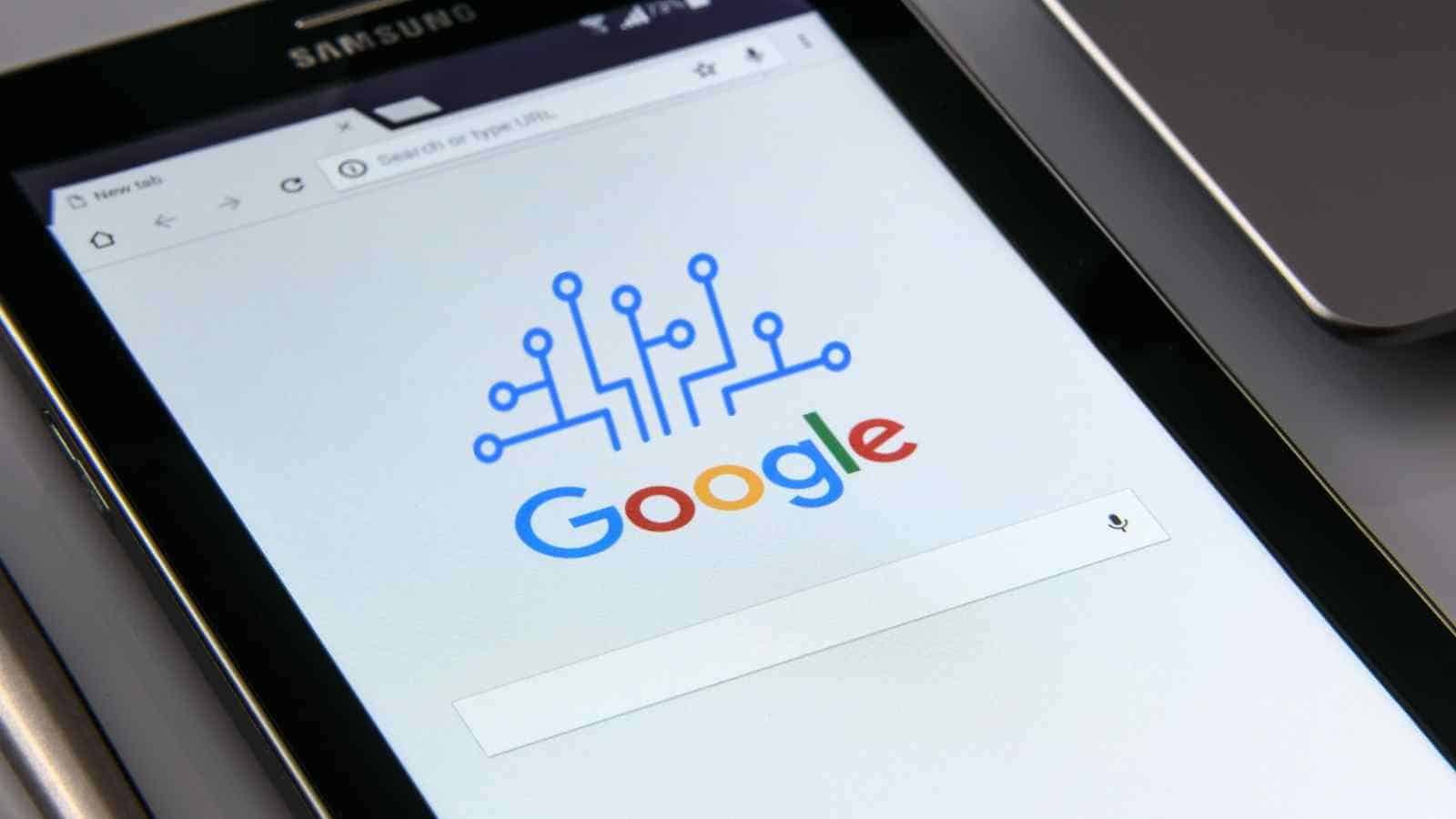 La funzione AI Overview di Google sembra dare parecchi problemi all'azienda creatrice, che tuttavia non getta la spugna