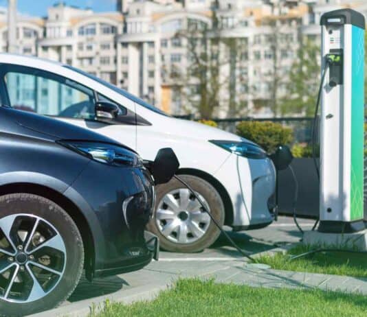 Il furto del rame all'interno dei cavi delle colonnine di ricarica delle auto elettriche sta diventando un problema piuttosto grave.