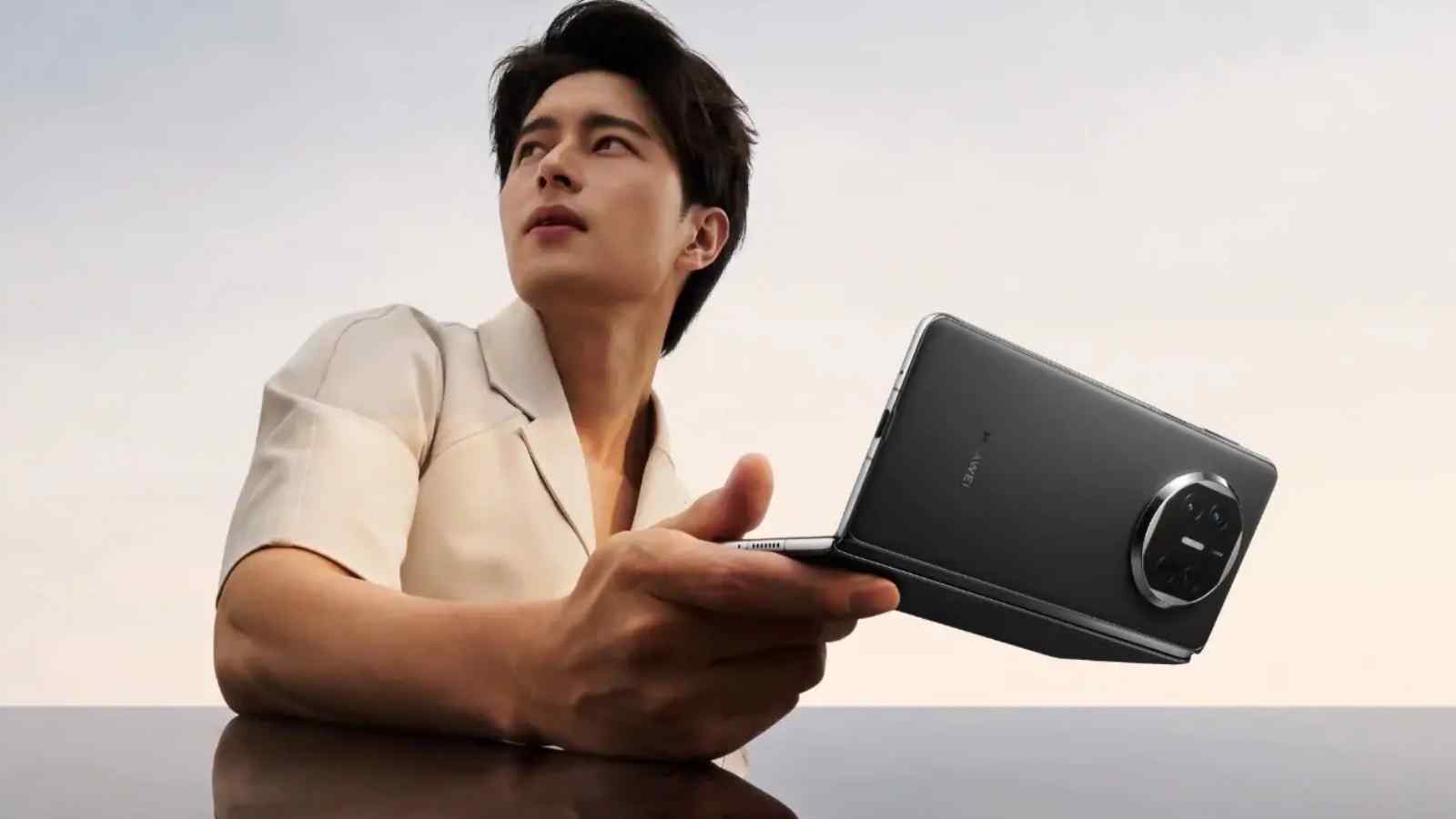Il Mate X5 è stato lo smartphone pieghevole che ha trascianto Huawei sul podio della vittoria, insieme all'ultimo Pocket 2