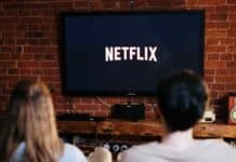 Netflix cerca nuovi abbonati e soprattutto nuove entrate economiche, valutando anche l'opzione di un piano gratuito con pubblicità.