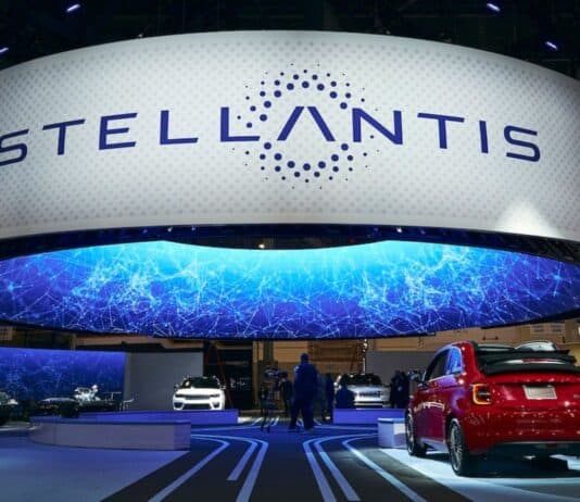 Stellantis guarda al futuro: accordo con CEA per le nuove batterie