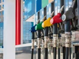 Carburante: distributori di benzina dimezzati nei prossimi anni in Europa