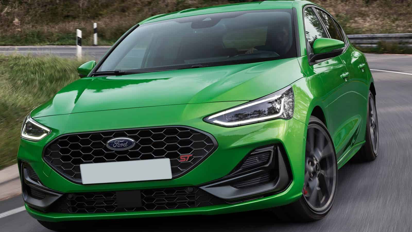 Ford cambia idea: puntare sul solo elettrico è troppo azzardato