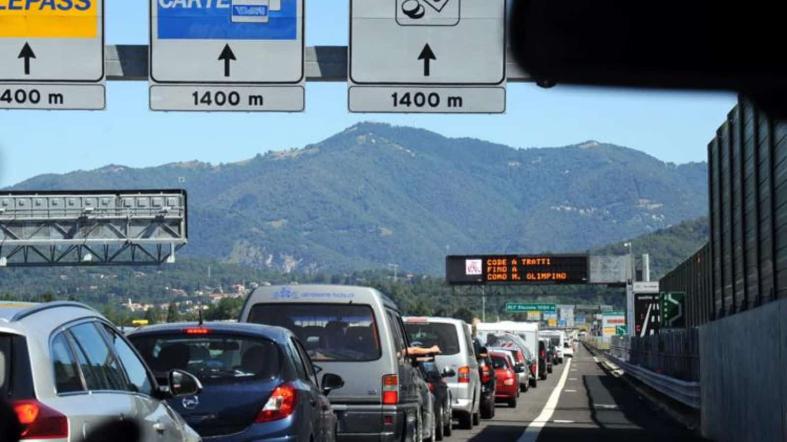 Estate 2024, previsioni traffico: ecco le giornate con bollino rosso e nero