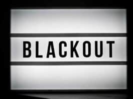 Il blackout informatico causato da CrowdStrike non smette di far parlare di se, dopo il caos ora si cercano la motivazione e le conseguenze.