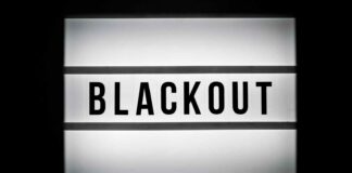 Il blackout informatico causato da CrowdStrike non smette di far parlare di se, dopo il caos ora si cercano la motivazione e le conseguenze.