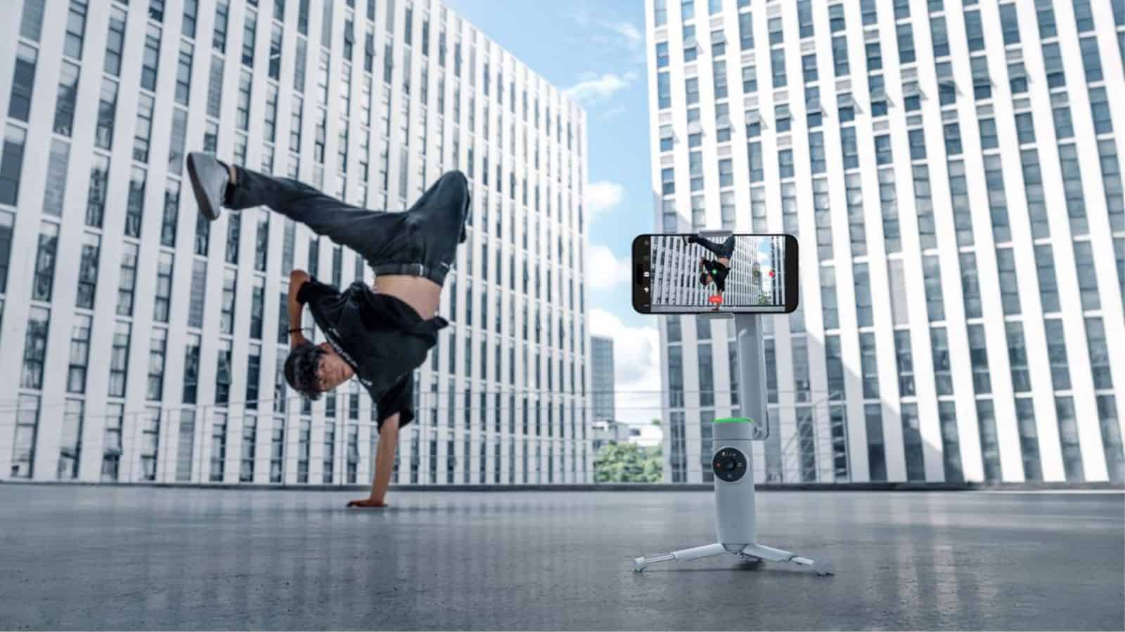 Insta360 Flow Pro: stabilizzatore per smartphone con IA e DockKit integrato