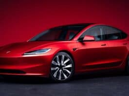 Tesla Model 3 semplificata: prezzo più basso e meno accessori