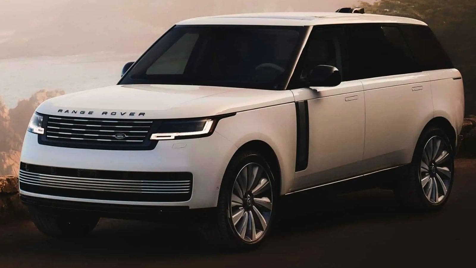 Range Rover svela la SV Carmel Edition: lusso in edizione limitata