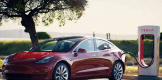 Tesla accelera sulla produzione di adattatori NACS