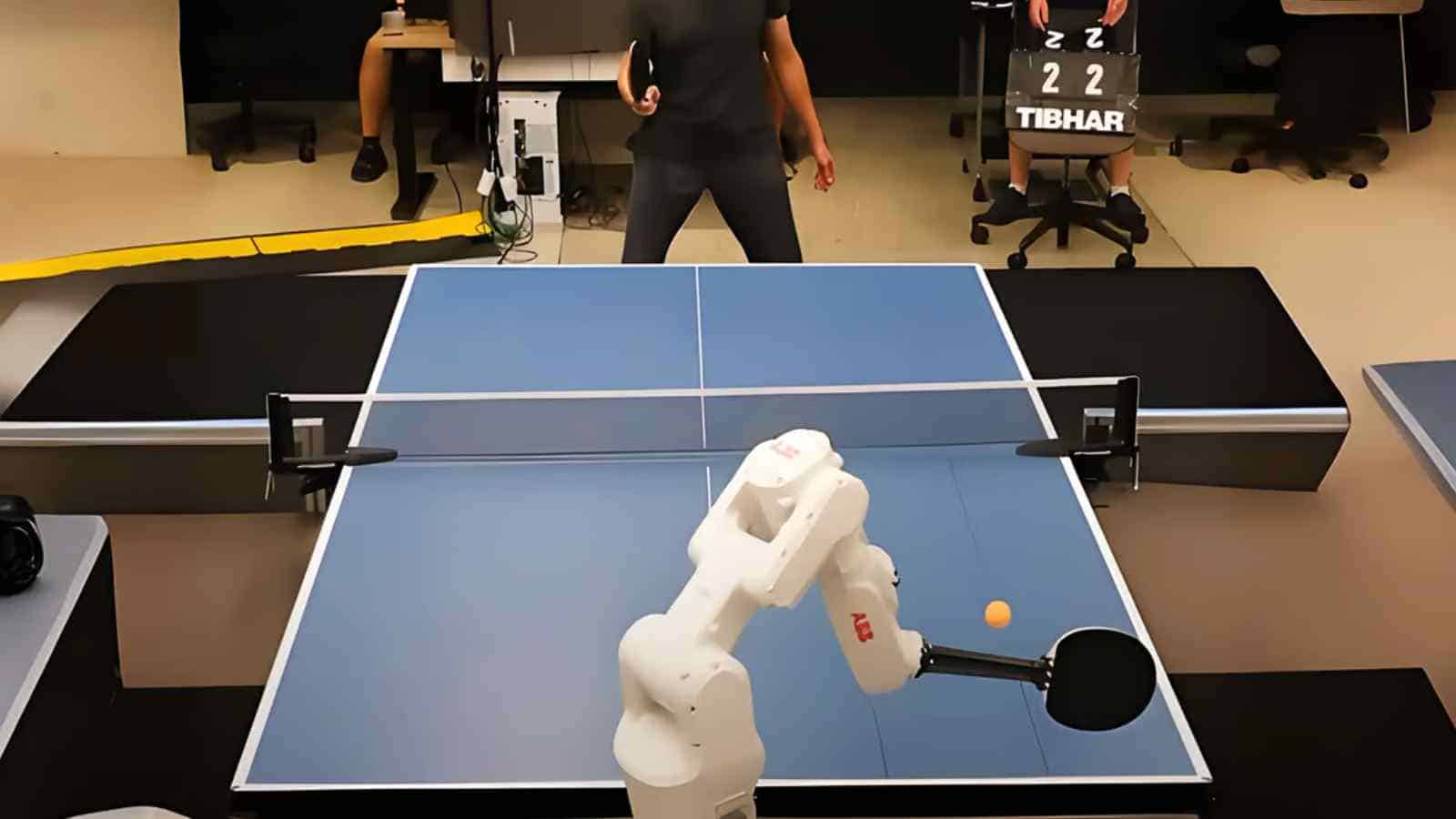 Un robot capace di giocare a ping pong contro amatori e professionisti? Esiste, ed è stato creato da Google DeepMind.. ma non vince sempre!