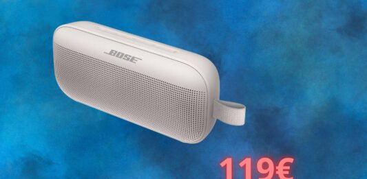 Bose SoundLink Flex: OFFERTA AMAZON imperdibile sull'altoparlante portatile