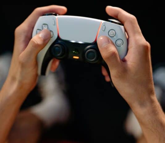 Sony, aumento prezzi controller