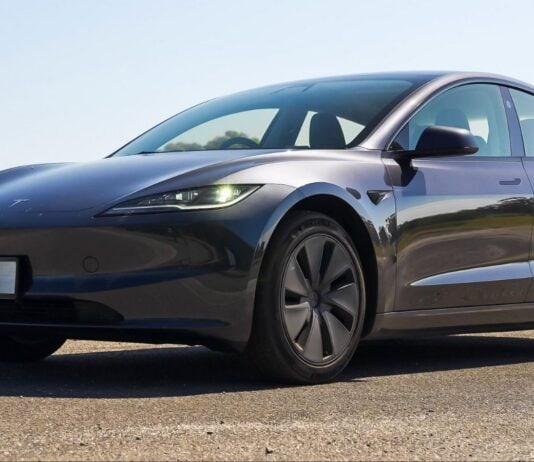 Tesla Model 3: il modello base RWD sparisce dal mercato USA