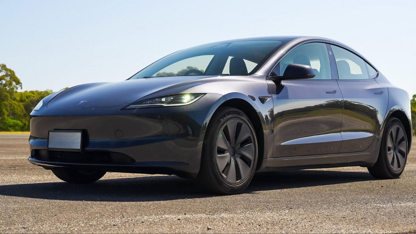 Tesla Model 3: il modello base RWD sparisce dal mercato USA