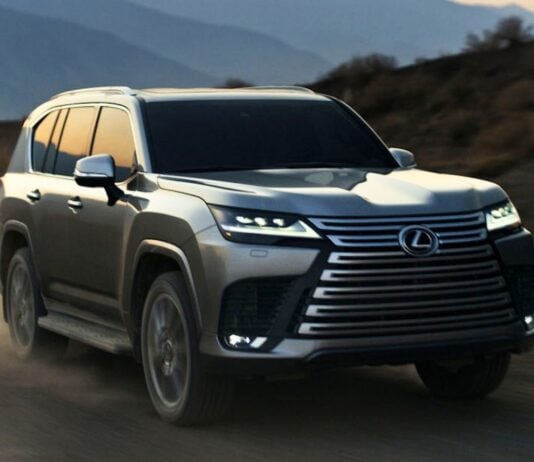 Lexus LX 700h: Il SUV di lusso diventa ibrido