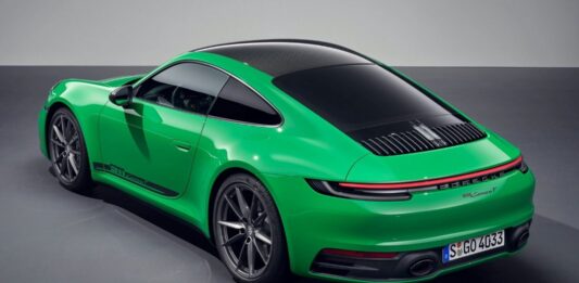 Porsche 911 Carrera T: tradizione e leggerezza, ora anche cabrio