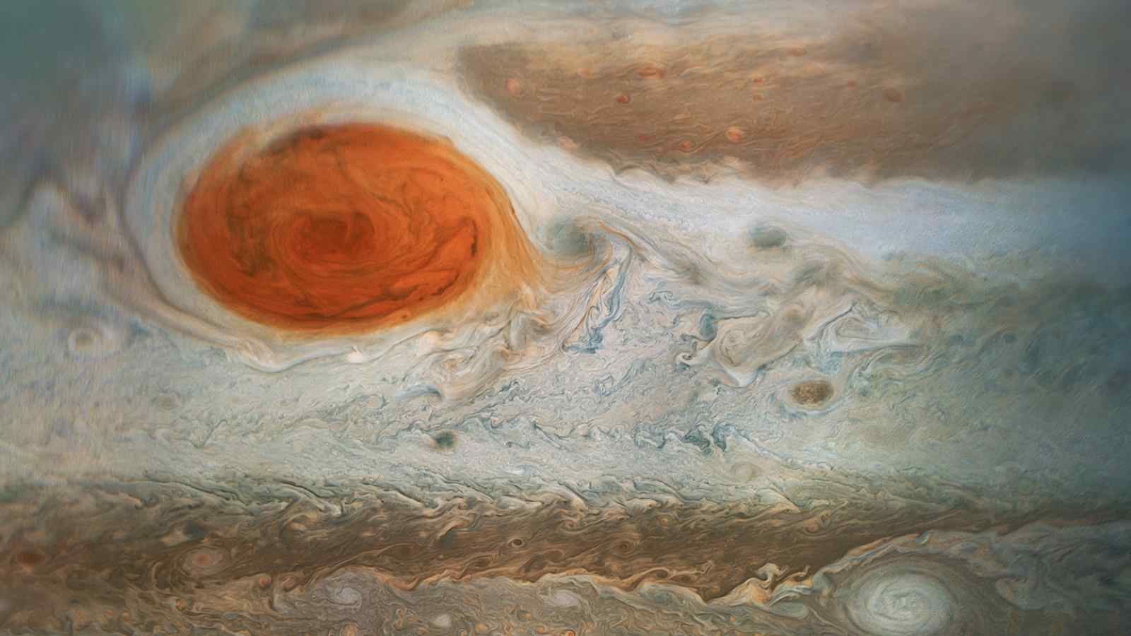 La Grande Macchia Rossa su Giove, una delle sue caratteristiche più famose, non è così stabile come si pensava e sembra cambiare forma.