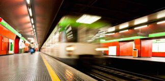 Milano inaugura la nuova linea della metropolitana cittadina M4, che collegherà la parte ovest della città con il centro e Linate.