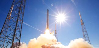 SpaceX riesce finalmente ad avviare la sua missione Hera con successo, dopo l'attesa autorizzazione per il lancio.