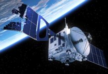 Uno dei satelliti costruiti da Boeing per Intelsat si è distrutto in molti frammenti, ma la causa per ora rimane ancora sconosciuta.