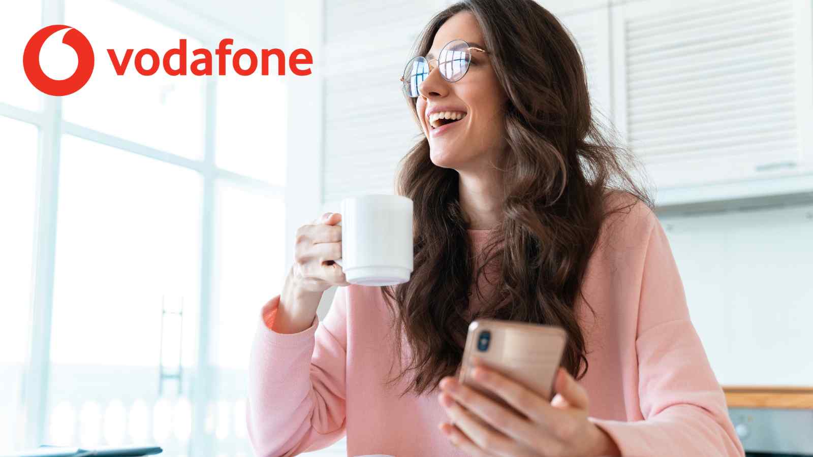 Vodafone è sempre più lanciata nel futuro grazie alla sua rete 5G, che propone in due imperdibili offerte con i costi più bassi sul mercato.