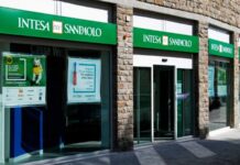 Intesa Sanpaolo è in down in queste ore: problemi ai servizi internet